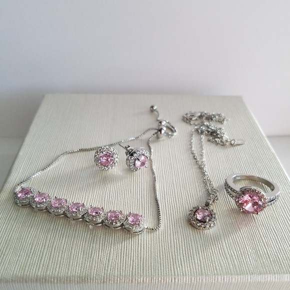 Swarovski Elements 925 Sterling Silver Round Pink Solitaire Halo Ring NEW - Picture 7 of 17